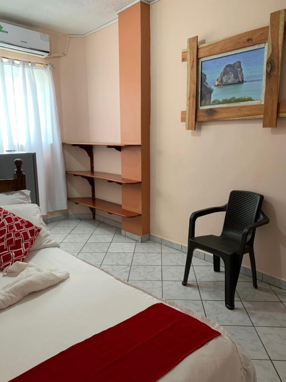 Hotel La Barca Atacames Extérieur photo
