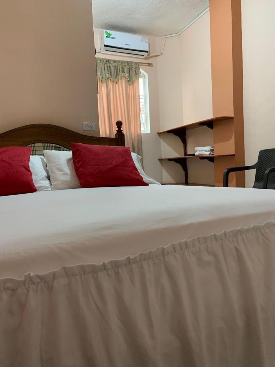 Hotel La Barca Atacames Extérieur photo