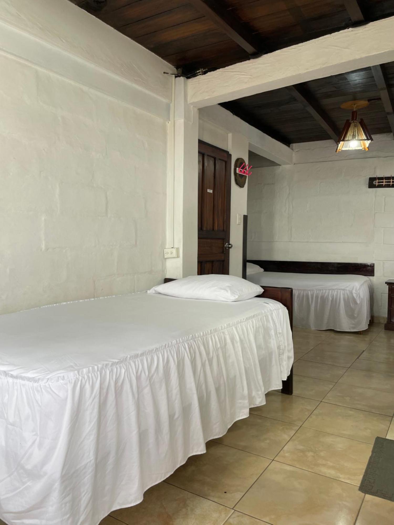 Hotel La Barca Atacames Extérieur photo