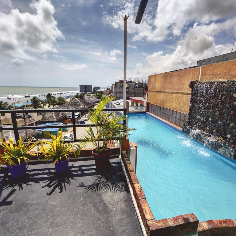 Hotel La Barca Atacames Extérieur photo