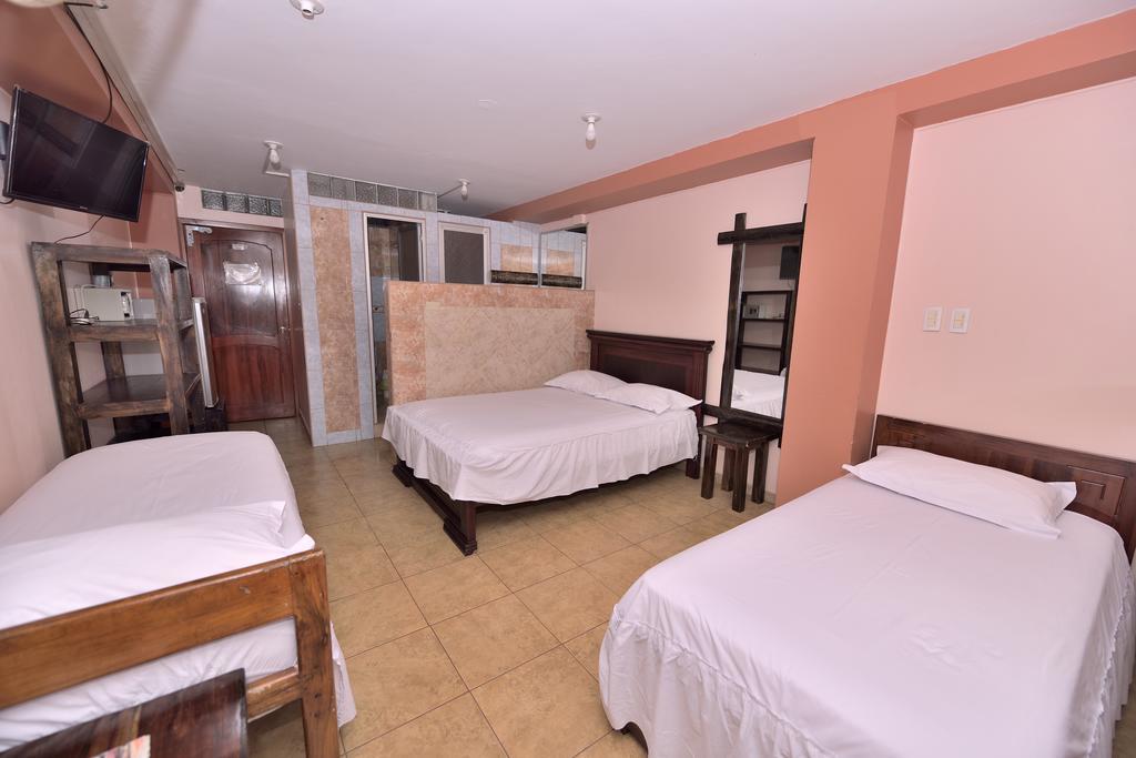 Hotel La Barca Atacames Extérieur photo