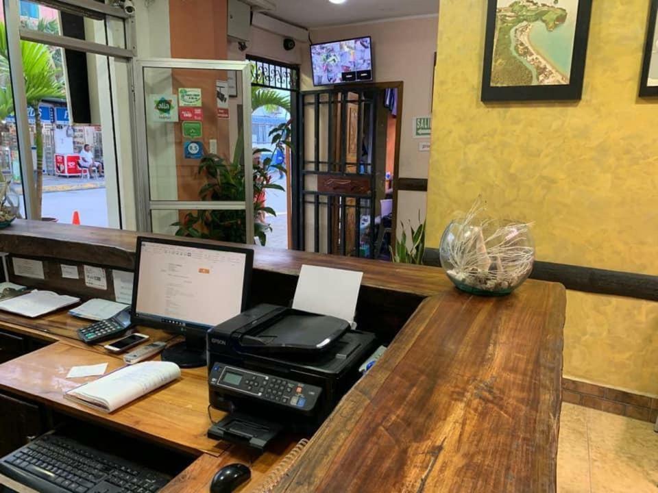 Hotel La Barca Atacames Extérieur photo