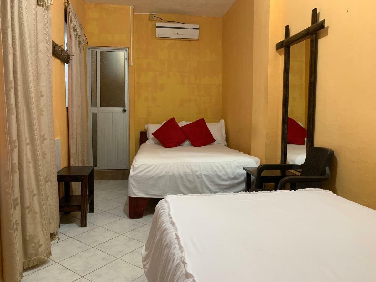 Hotel La Barca Atacames Extérieur photo